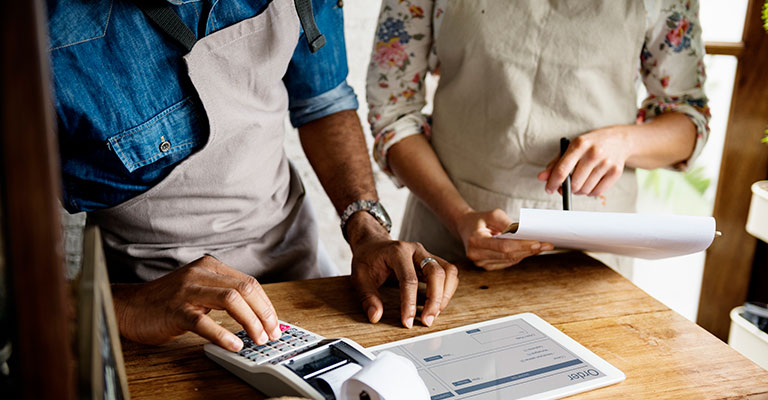 Crédito simple vs. crowdfunding: Alternativas de financiamiento para emprendedores