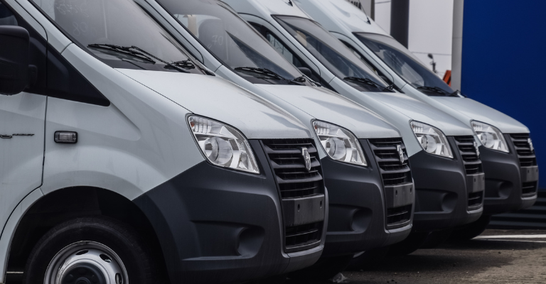 Arrendamiento de autos empresariales: deducción, control y renovación